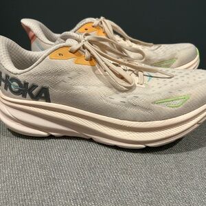 HOKA Clifton 9 Vanilla/Astral